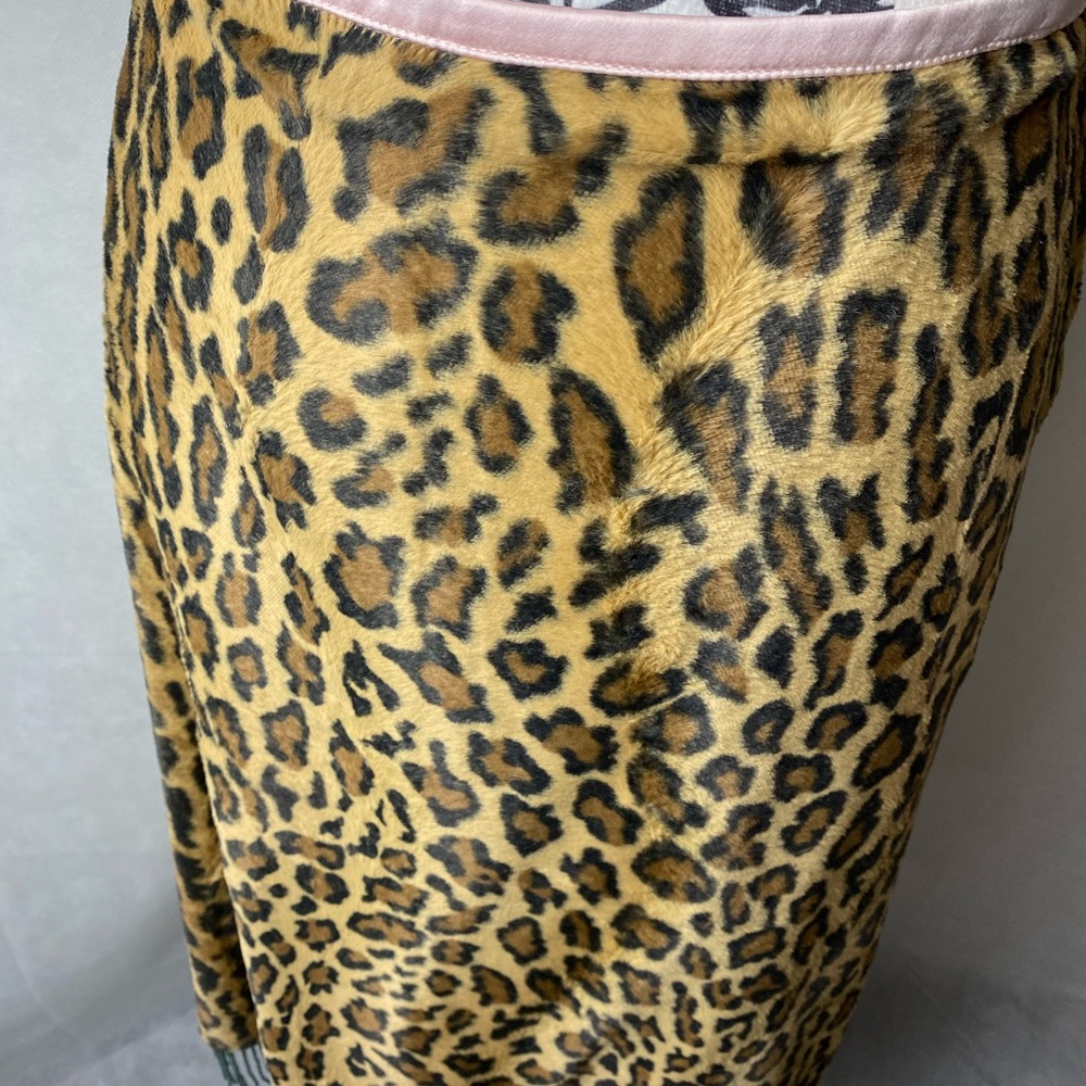 WILLIAM B faux leopard fur pencil skirt.